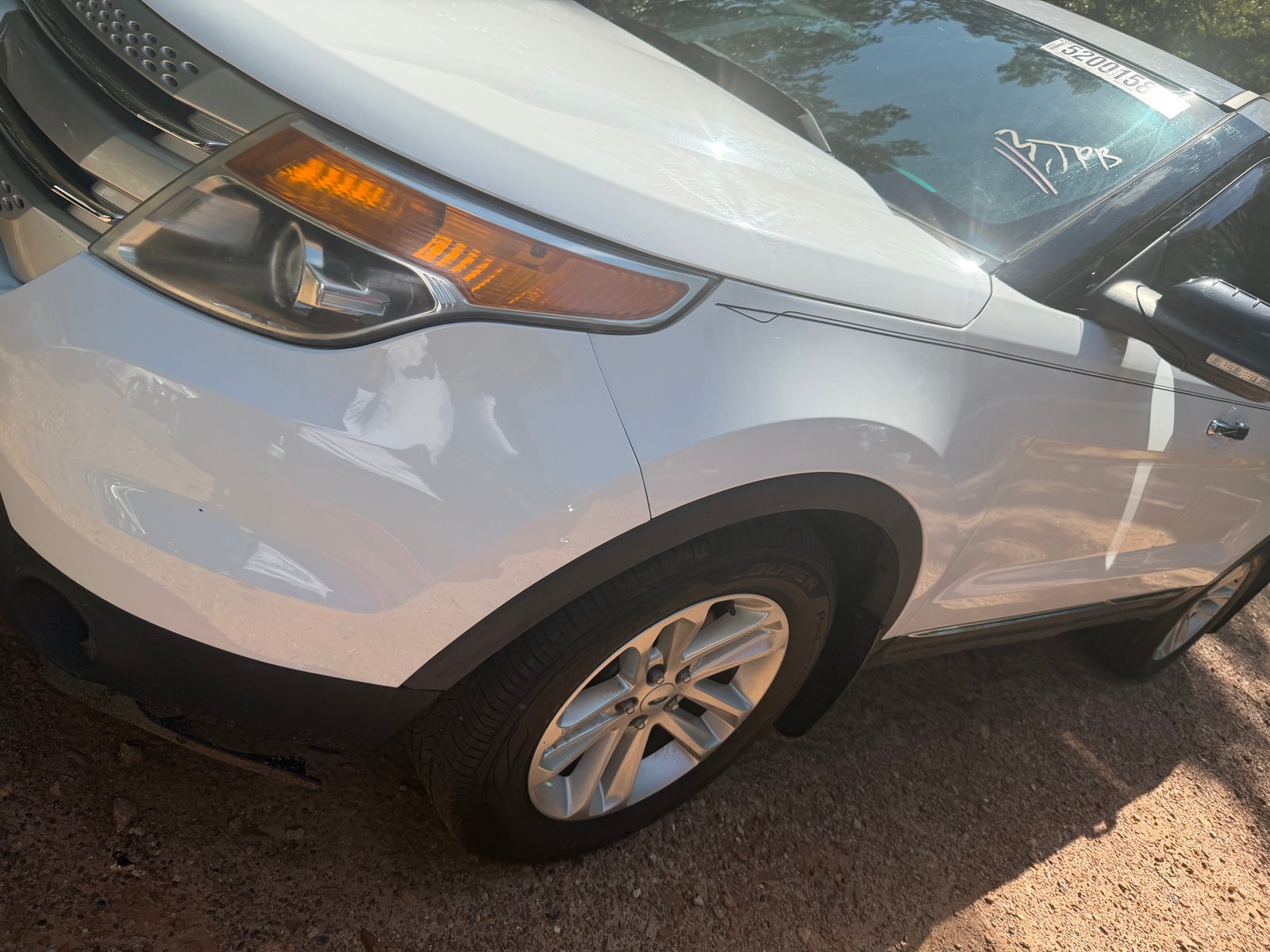 2013 Ford Explorer photo 3