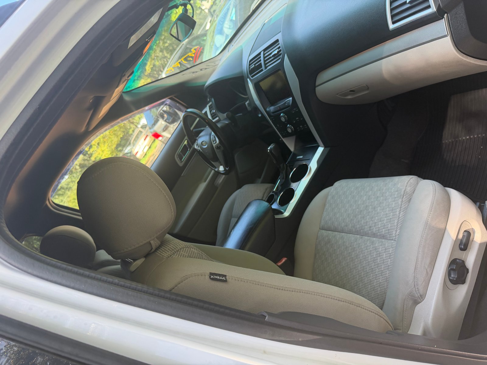 2013 Ford Explorer photo 4
